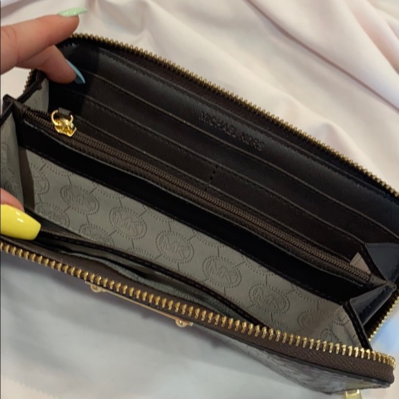 Michael Kors faux snakeskin wallet - Picture 3 of 4